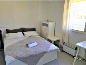 Dana-Private Room in a Shared House-Close to City & ANU-4